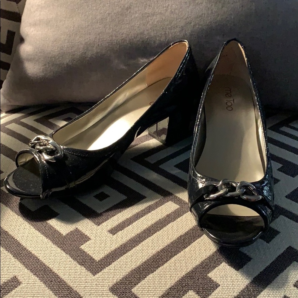 Peep toe, chunky heel